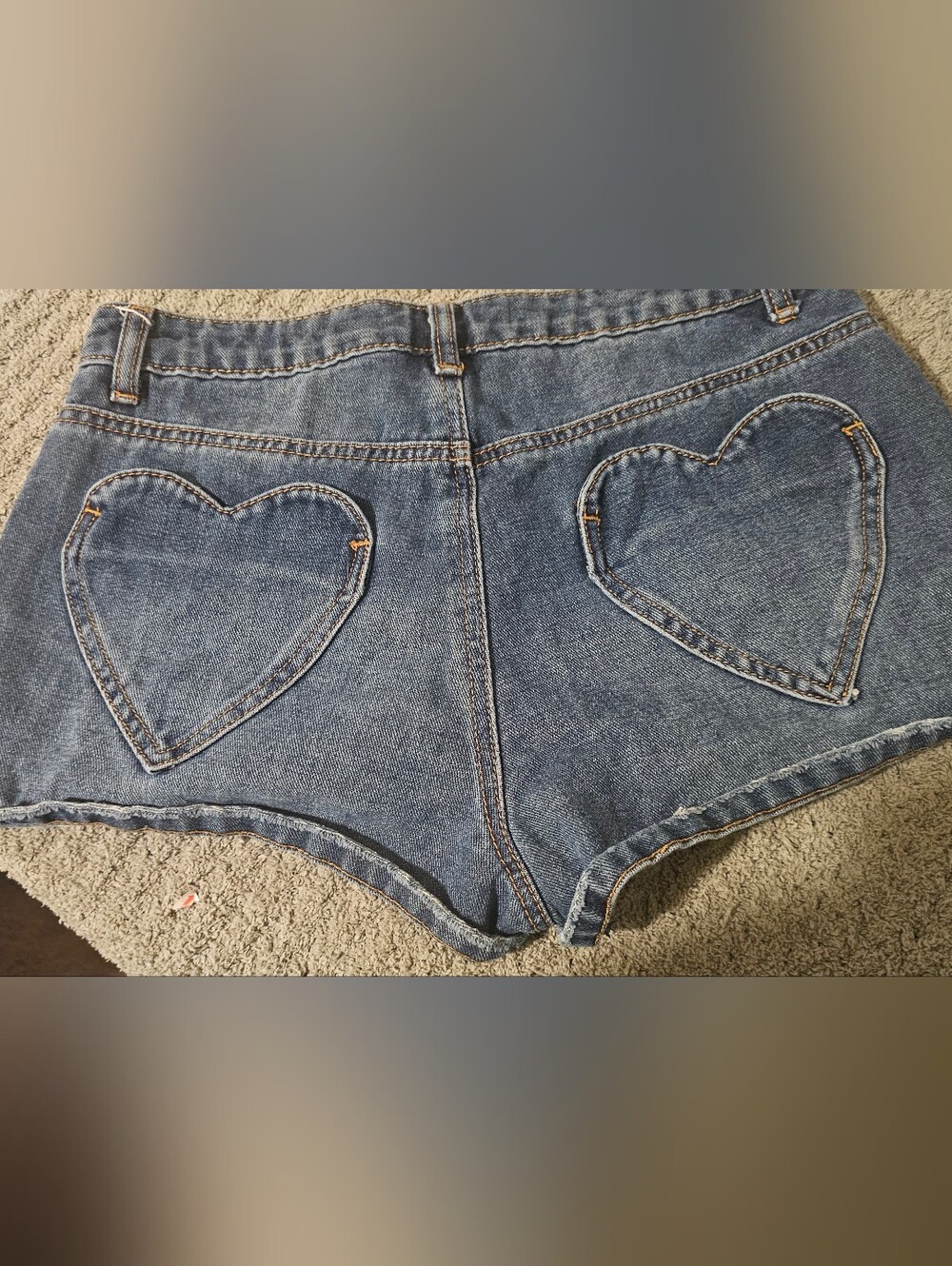 Junior's Cali 1850 Heart Pocket Denim Shorts - Size 5 (27)
